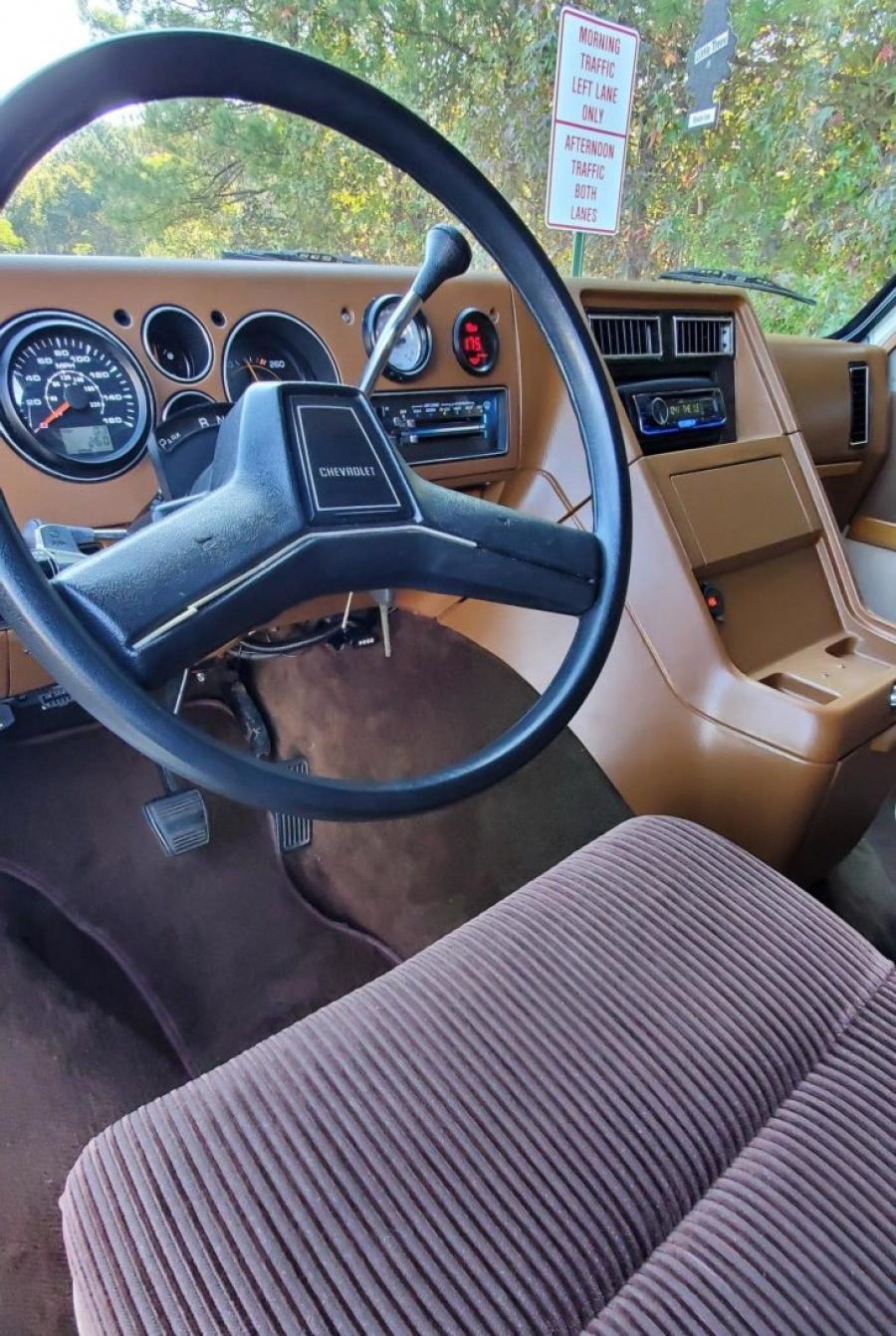 Панель приборов Chevrolet G20 Conversion Van  (CG21305) 1988 года  (фото 150 из 257)